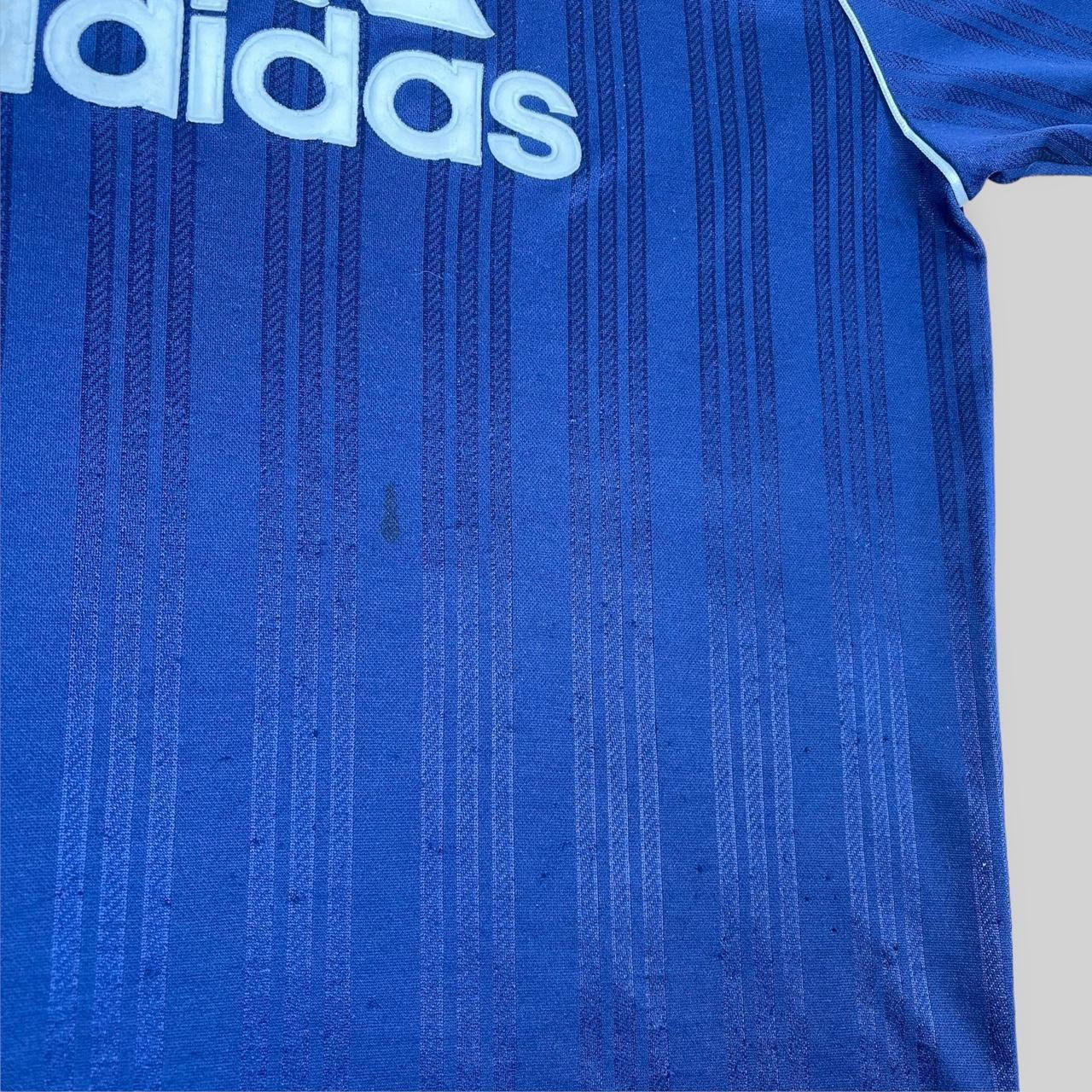 Vintage Adidas Spellout T Shirt (Small)