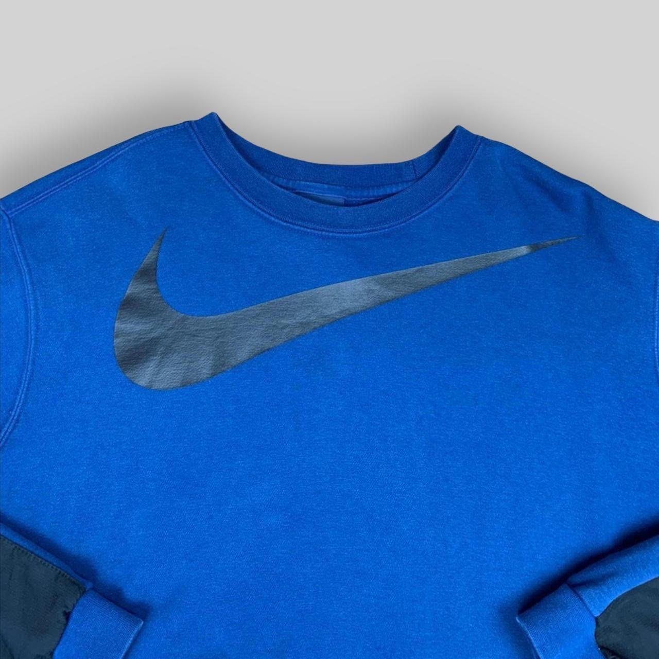 Nike Central Swoosh Logo Sweatshirt (Medium)